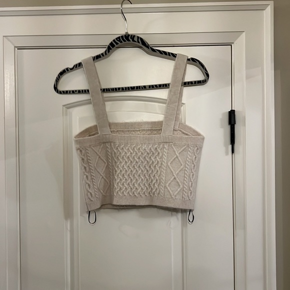 Cable-knit crop top - Picture 2 of 2